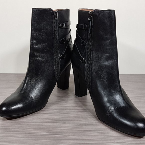 Halogen 'Sadee' Lace-Up Almond Toe Black Leather Bootie, Womens Size 8 M - Picture 4 of 9